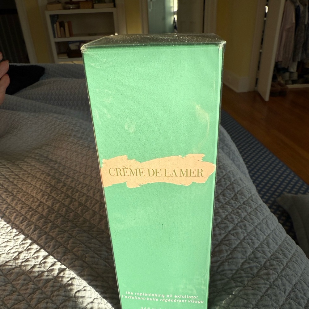 Creme de la Mer
The Replenishing Oil Exfoliator
NIB